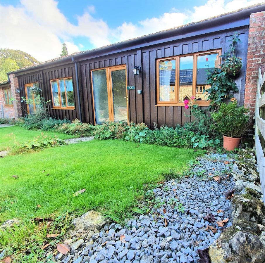 The Victorian Barn, Self-catering Holidays With Pool And Hot Tubs, Dorset * Woolland
