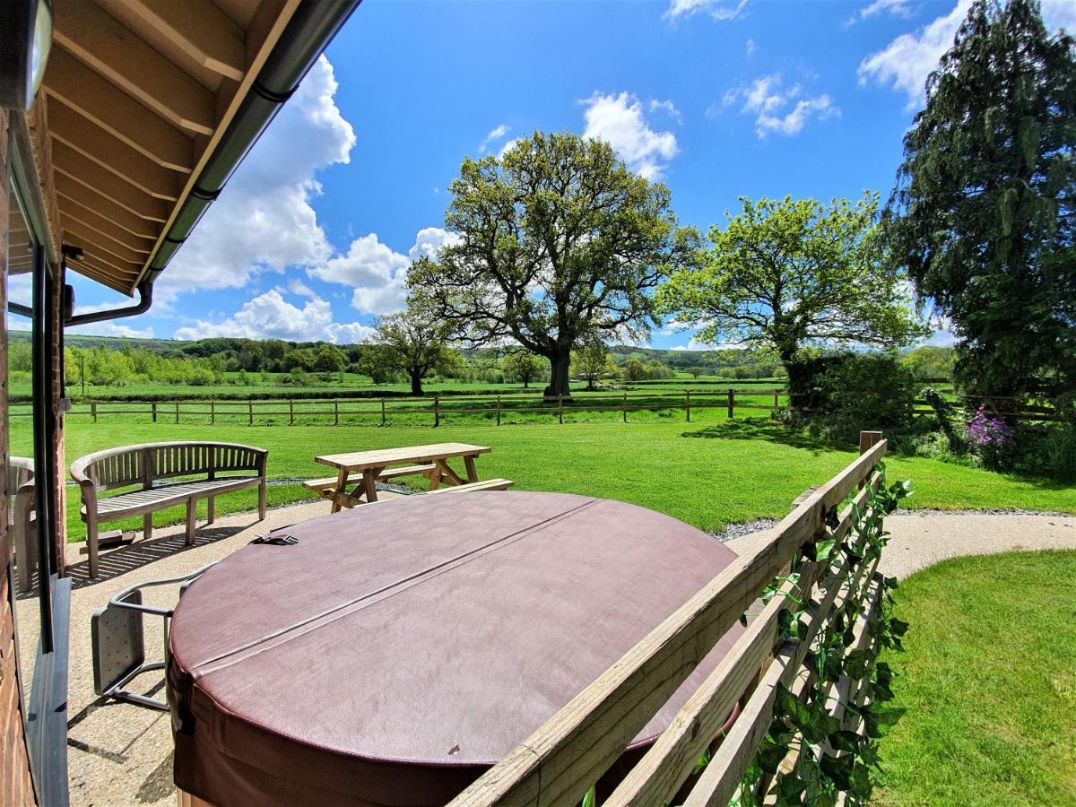 The Victorian Barn, Self-catering Holidays With Pool And Hot Tubs, Dorset