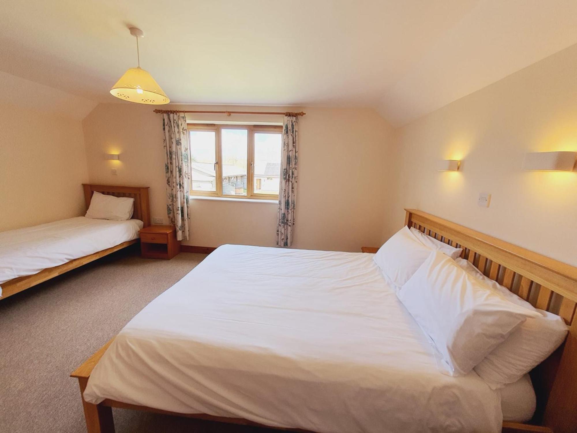 The Victorian Barn, Self-catering Holidays With Pool And Hot Tubs, Dorset Holiday home Woolland