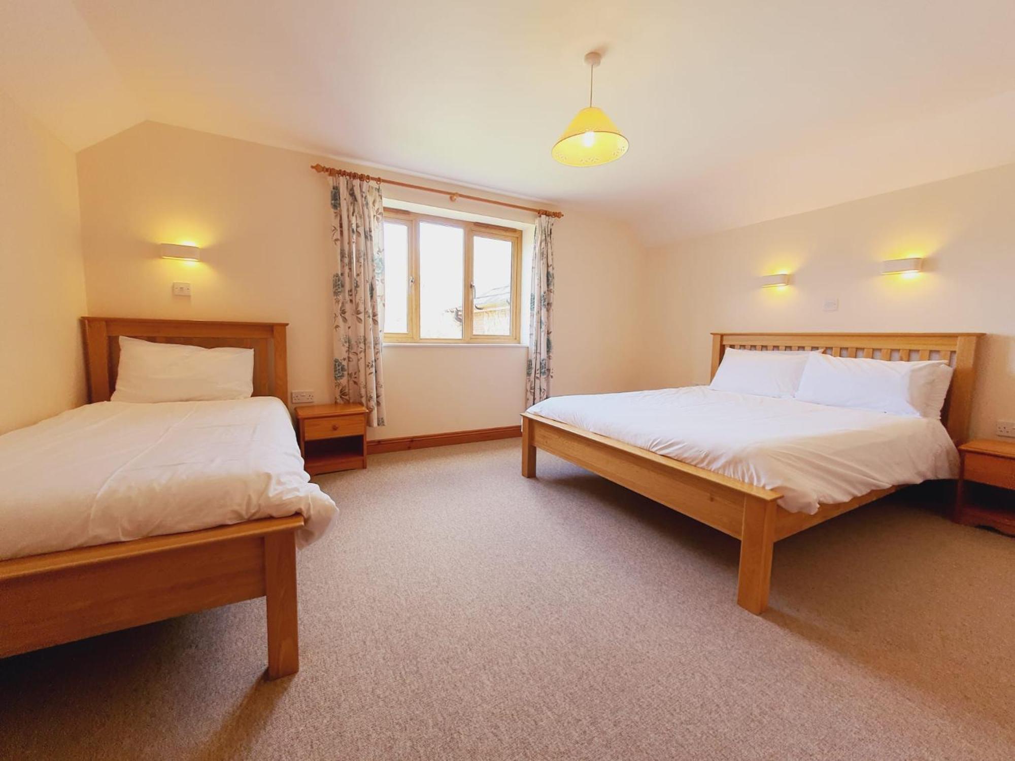 The Victorian Barn, Self-catering Holidays With Pool And Hot Tubs, Dorset Holiday home *