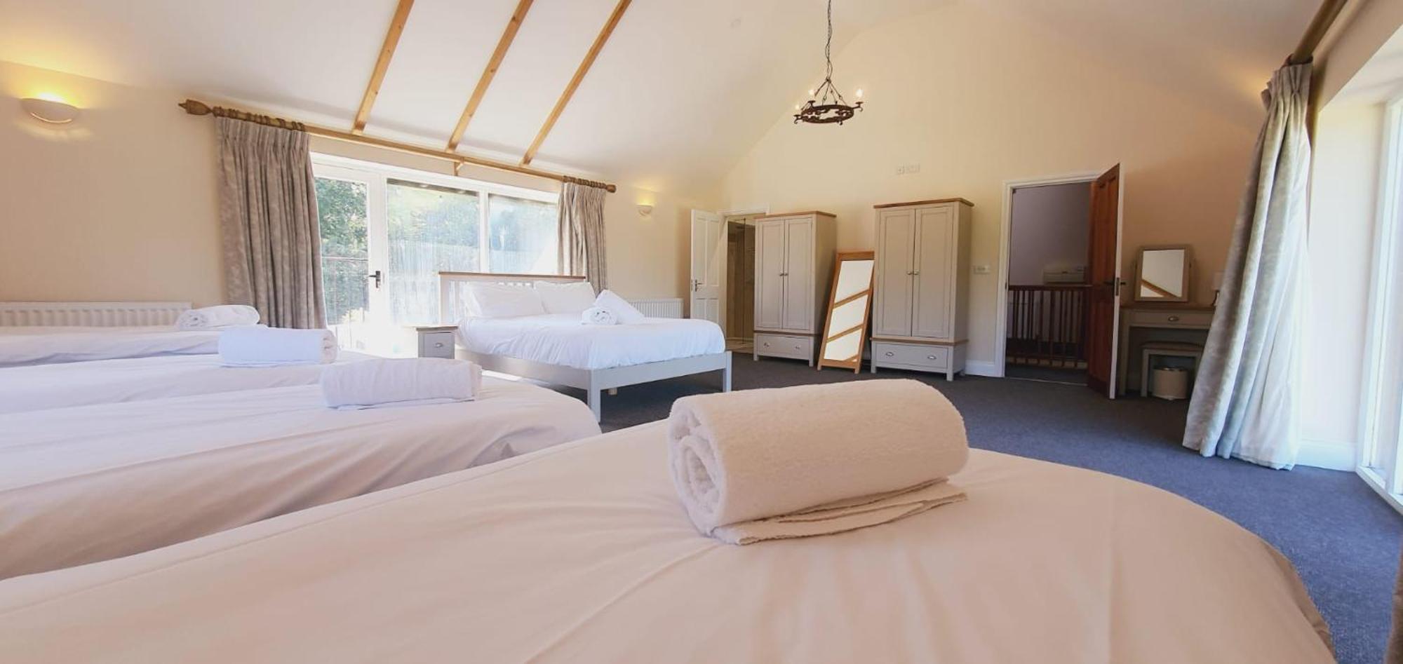 The Victorian Barn, Self-catering Holidays With Pool And Hot Tubs, Dorset Holiday home