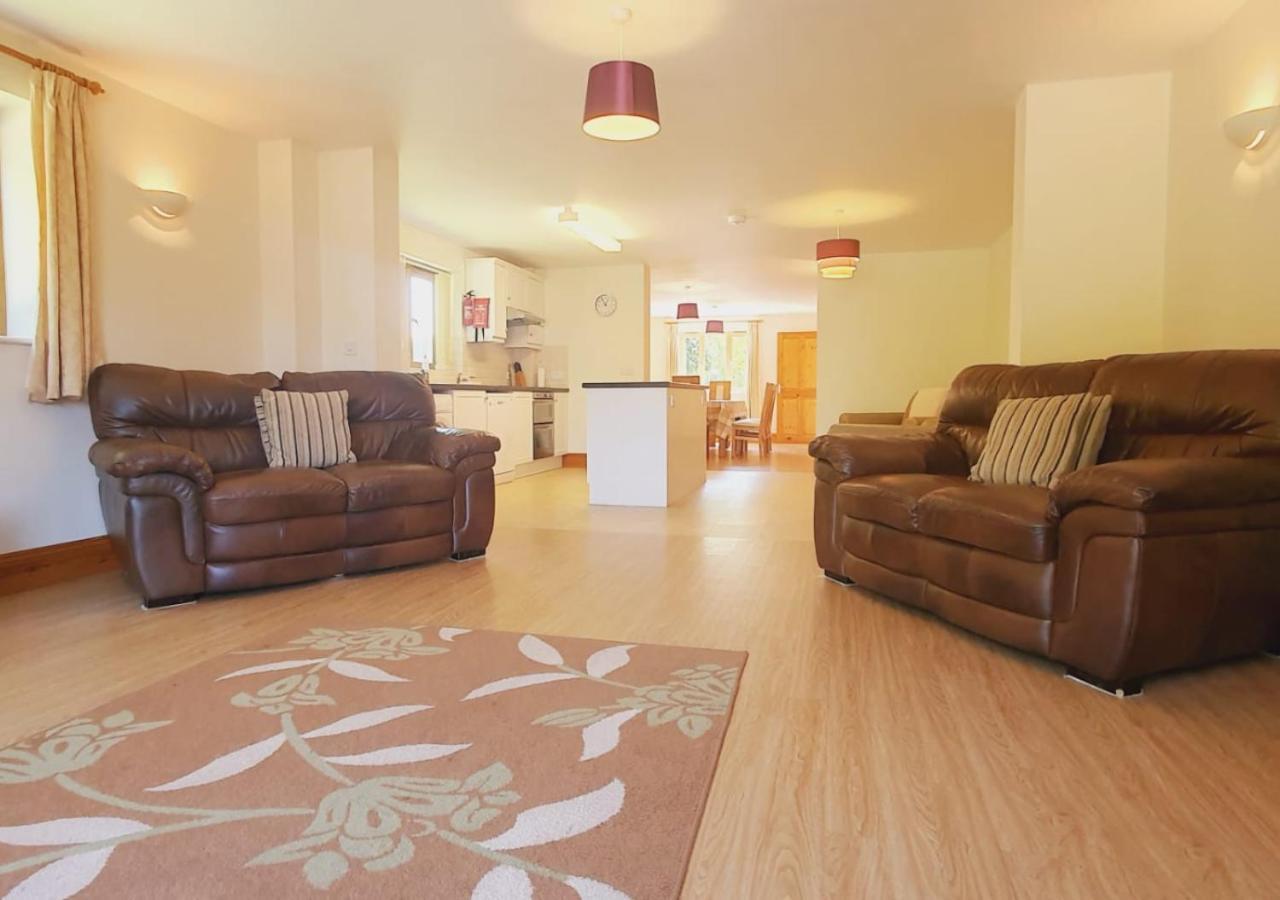 The Victorian Barn, Self-catering Holidays With Pool And Hot Tubs, Dorset
