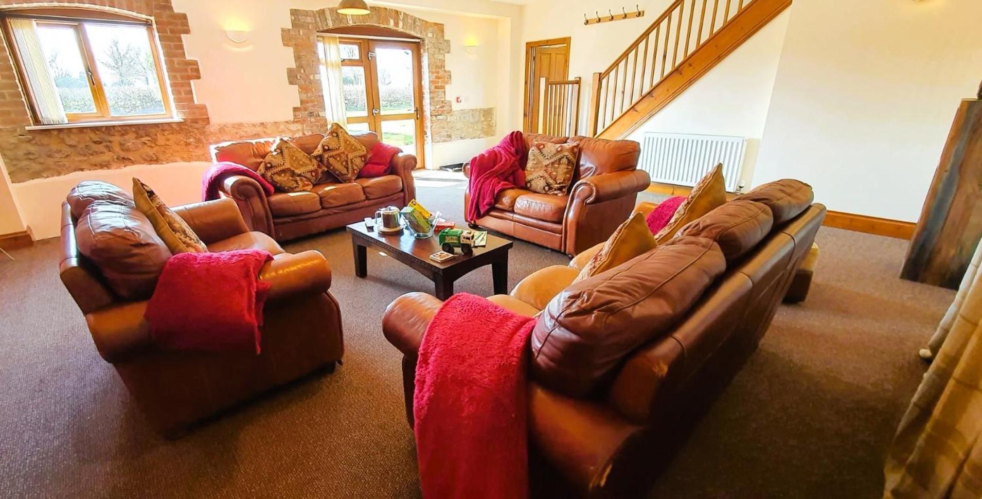 The Victorian Barn, Self-catering Holidays With Pool And Hot Tubs, Dorset Holiday home *
