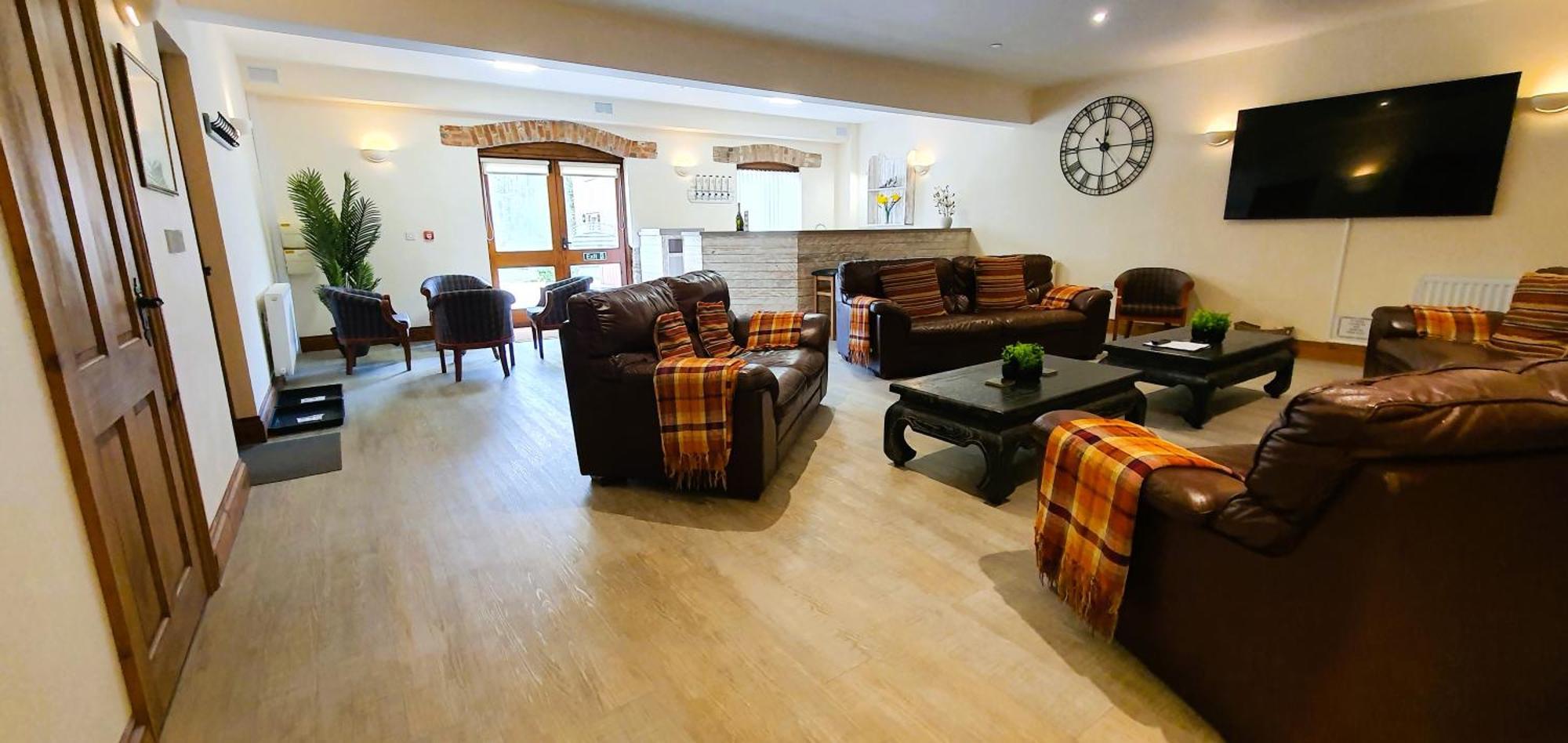 The Victorian Barn, Self-catering Holidays With Pool And Hot Tubs, Dorset Woolland