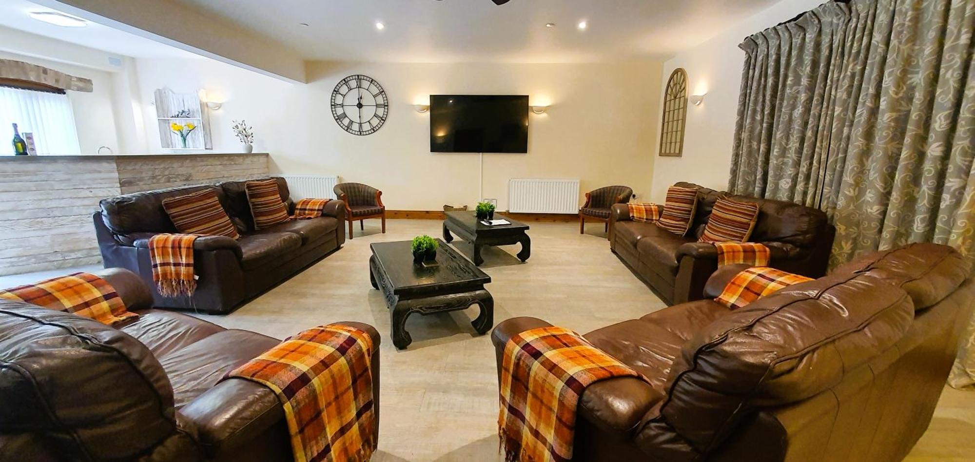 The Victorian Barn, Self-catering Holidays With Pool And Hot Tubs, Dorset * Woolland