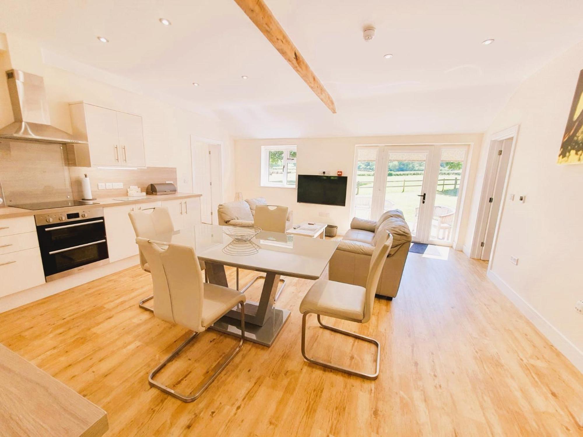 Дом отдыха The Victorian Barn, Self-catering Holidays With Pool And Hot Tubs, Dorset