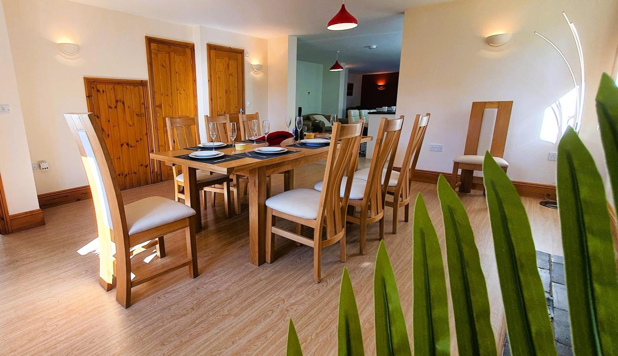 The Victorian Barn, Self-catering Holidays With Pool And Hot Tubs, Dorset Woolland