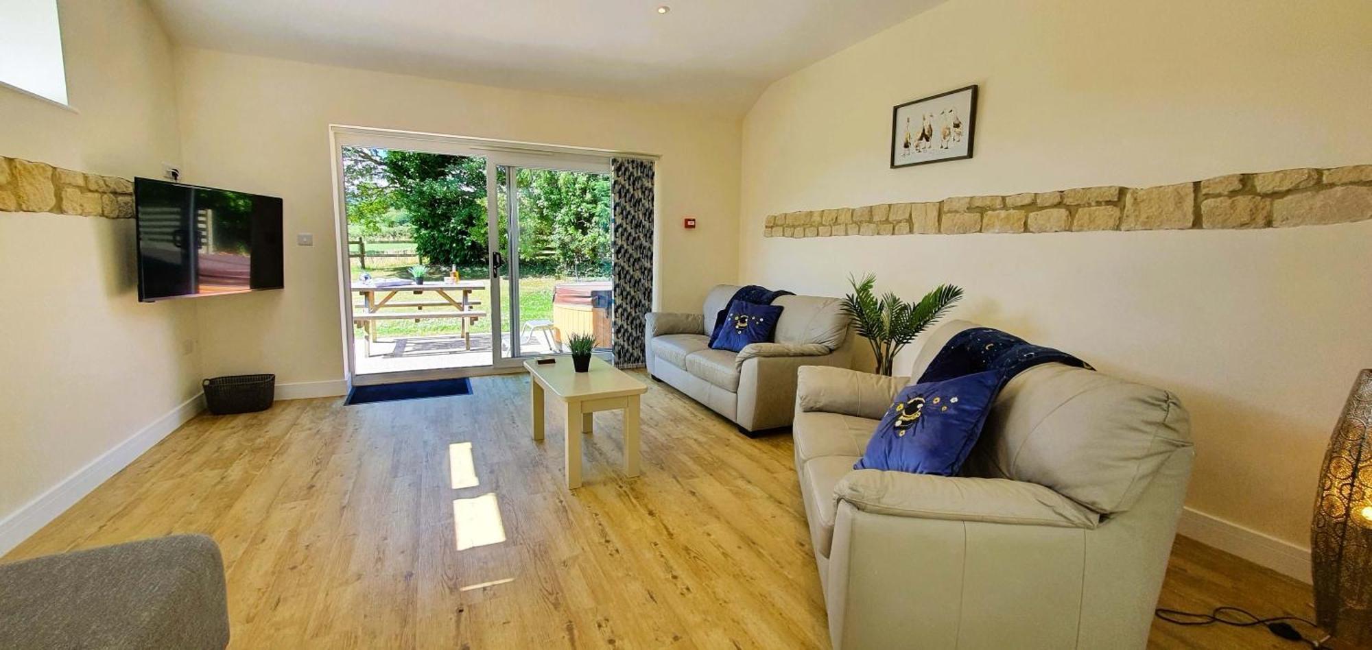 Дом отдыха The Victorian Barn, Self-catering Holidays With Pool And Hot Tubs, Dorset