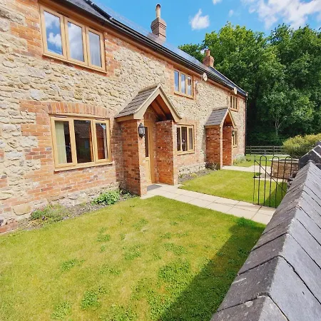 The Victorian Barn, Self-Catering Holidays With Pool And Hot Tubs, Dorset Woolland Exterior photo