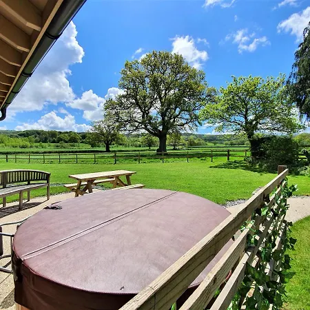 The Victorian Barn, Self-Catering Holidays With Pool And Hot Tubs, Dorset Woolland Exterior photo