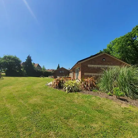 The Victorian Barn, Self-Catering Holidays With Pool And Hot Tubs, Dorset Woolland Exterior photo