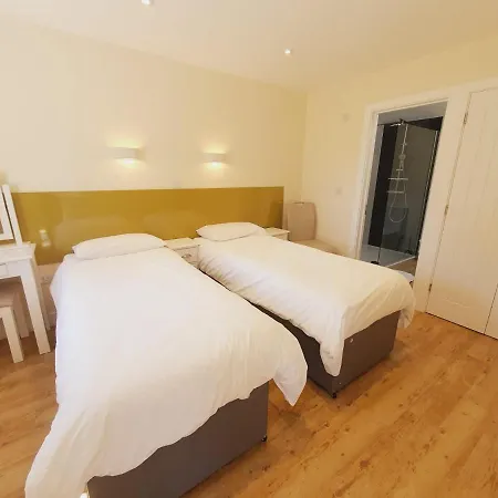 The Victorian Barn, Self-Catering Holidays With Pool And Hot Tubs, Dorset Woolland Exterior photo