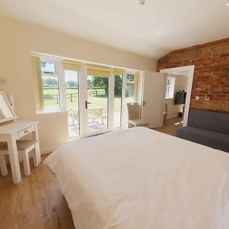 The Victorian Barn, Self-Catering Holidays With Pool And Hot Tubs, Dorset Woolland Exterior photo