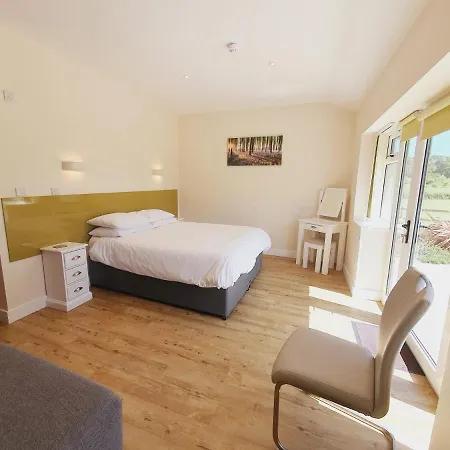The Victorian Barn, Self-Catering Holidays With Pool And Hot Tubs, Dorset Woolland Exterior photo