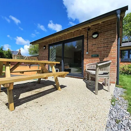 The Victorian Barn, Self-Catering Holidays With Pool And Hot Tubs, Dorset Woolland Exterior photo