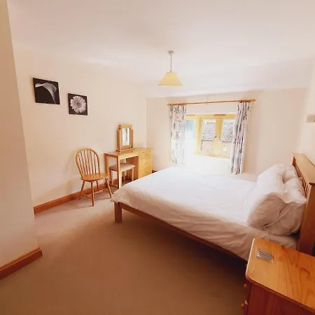 The Victorian Barn, Self-Catering Holidays With Pool And Hot Tubs, Dorset Woolland Room photo