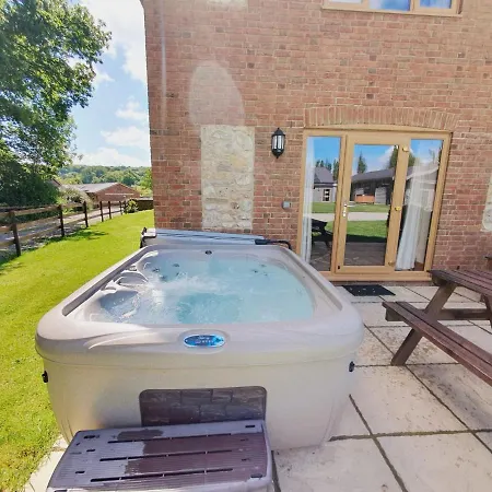 The Victorian Barn, Self-Catering Holidays With Pool And Hot Tubs, Dorset Woolland Room photo
