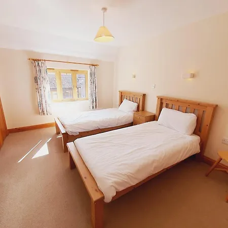 The Victorian Barn, Self-Catering Holidays With Pool And Hot Tubs, Dorset Woolland Room photo