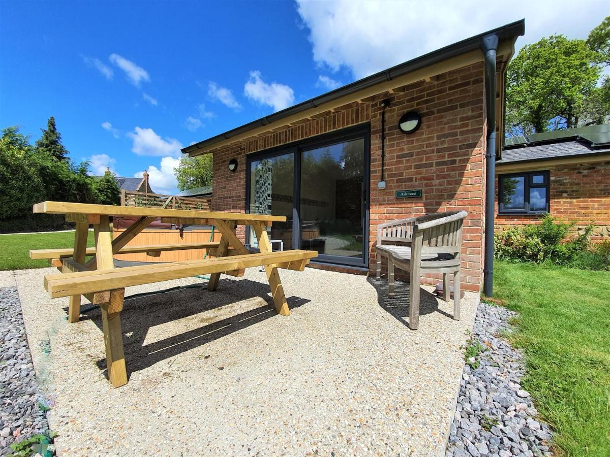 The Victorian Barn, Self-catering Holidays With Pool And Hot Tubs, Dorset Woolland