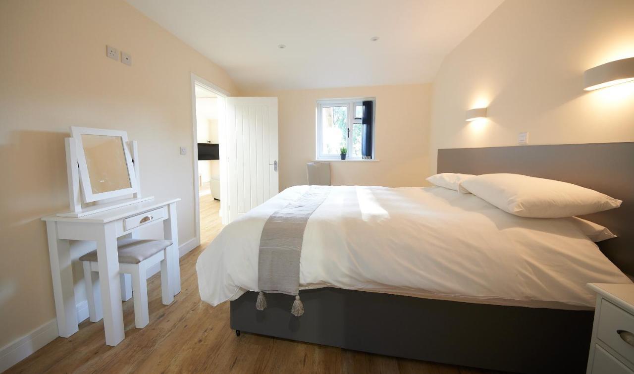 The Victorian Barn, Self-catering Holidays With Pool And Hot Tubs, Dorset Woolland
