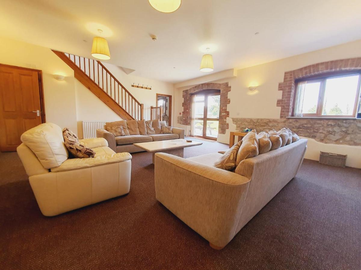 The Victorian Barn, Self-catering Holidays With Pool And Hot Tubs, Dorset * Woolland