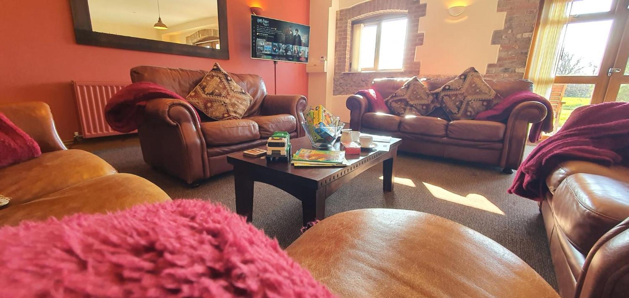 The Victorian Barn, Self-catering Holidays With Pool And Hot Tubs, Dorset Woolland